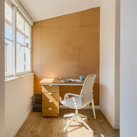Joivy Delightful 2-bed Flat Near Park * Lisboa
