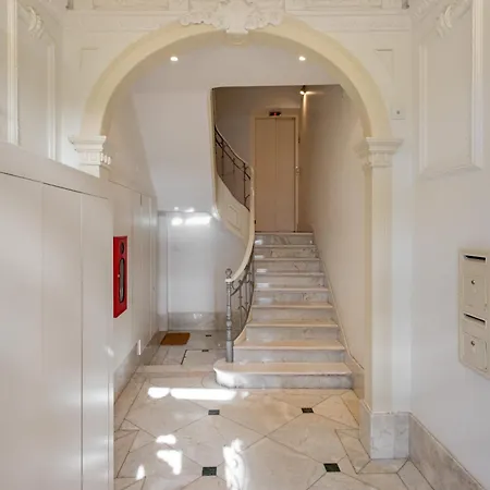 Joivy Delightful 2-bed Flat Near Park *
