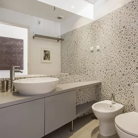 Joivy Delightful 2-bed Flat Near Park * Lisboa