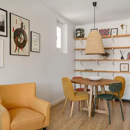 Joivy Delightful 2-bed Flat Near Park شقة